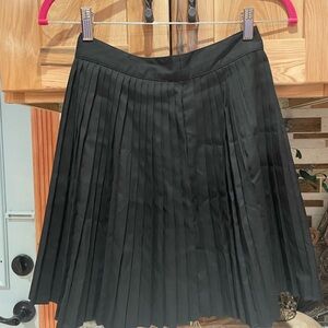 H&M Black pleaded skirt